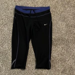 Medium Nike capri leggings